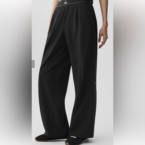 ALO Yoga Women's Black Track Pants - Picture 2 of 2